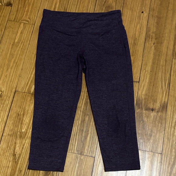 Athleta Purple Capri Leggings Size Medium - Picture 1 of 4
